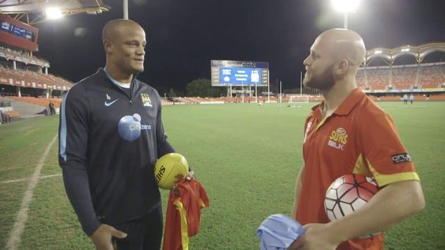 KOMPANY LEARNS AUSSIE RULES | City on Tour смотреть онлайн
