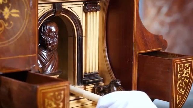 Количество секретных отсеков в столе 1840-го года. смотреть онлайн