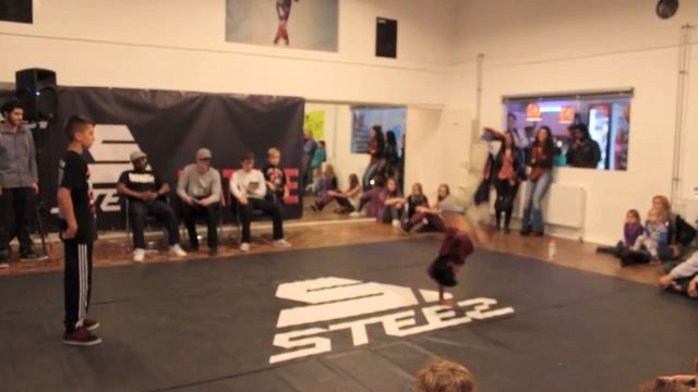 Pioneer steez kids battle 2012 semi final lil Justy vs Kevin смотреть онлайн