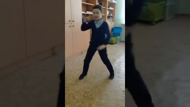 Ванн Дамм подвинься, Андрей идет! смотреть онлайн