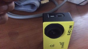 как вставить SD карту в экшн камеру