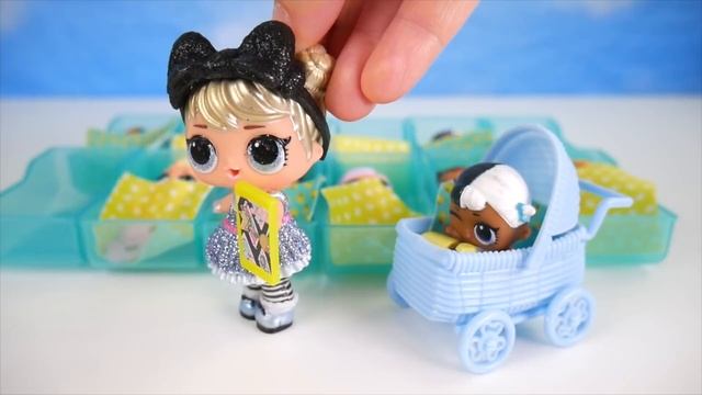 Surprise! Doll Gets Hurt + Visits Giant Ambulance Hospital Unbox смотреть онлайн