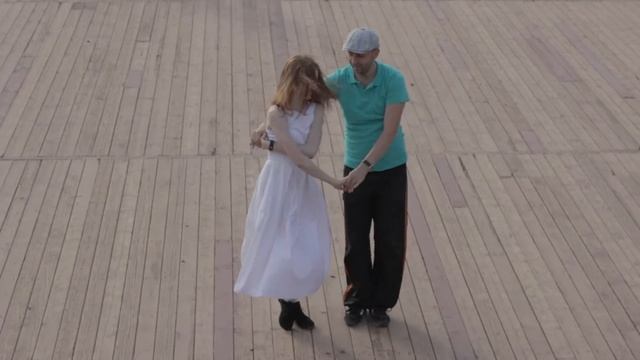 Dancers at Gorky Park/ Танцы на набережной в парке Горького смотреть онлайн
