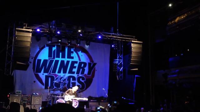 The Winery Dogs - Billy Sheehan Bass Solo (Madrid, Spain. 9-2-2016) смотреть онлайн