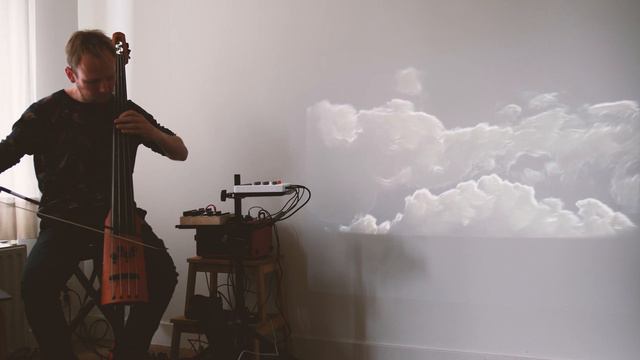 State 10 - AudioVisual Improvisation w/ Double Bass / Pigtronix Infinity / SA Collider / Resolume смотреть онлайн