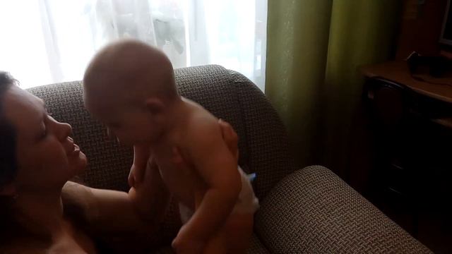 6 зуб вылез у Тимофея!!! смотреть онлайн