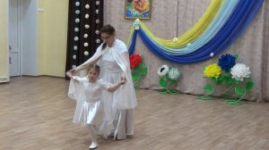 Танец мамы и дочки на День Матери "Мамочка"