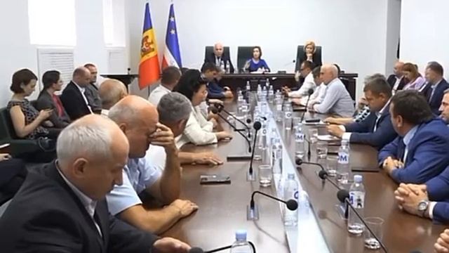 В Гагаузии Санду напомнили, что государственный язык Молдовы - молдавский, а не румынский. смотреть онлайн