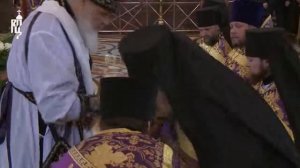 Патриарх Кирилл совершил чин умовения ног в Храме Христа Спасителя