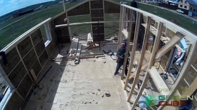 Монтаж межкомнатных перегородок в доме из соломы, часть 2 | Соломенный дом Green Cube
