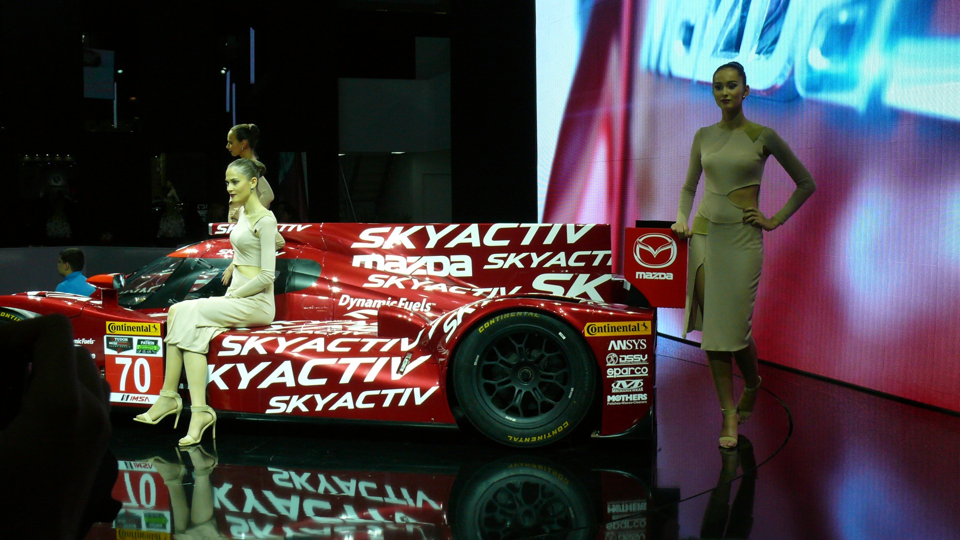 Московский международный автомобильный салон в Крокус Экспо. смотреть онлайн