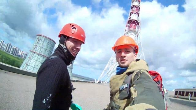 Промышленные Альпинисты просто дурачимся с камерой смотреть онлайн