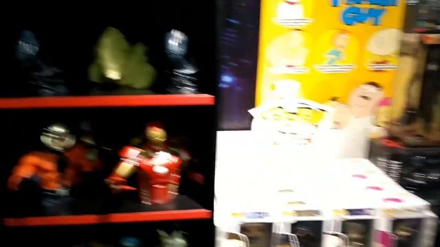 Comics Point - магазин комиксов в Праге смотреть онлайн