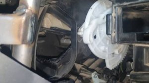 залипла заслонка на ноги тойота аурис. решено