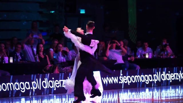 Piotr Paszewski & Marta Mozdyniewicz - Mistrzostwa Polski FTS w tańcach standardowych 2021 - tango смотреть онлайн