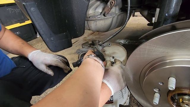 2020-2023 Hyundai Palisade How to replace Rear roter and brake pads Step by step rear brakes смотреть онлайн