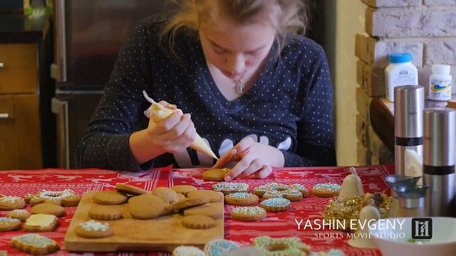 С ПРАЗДНИКОМ! / имбирные пряники на Рождество смотреть онлайн