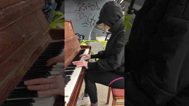 Amelie - Vüsal Namazli By Lena Kashirina 🇺🇦 📷 @d.niko 🎶@piano_by_vn @vusal_namazli_ 🎹