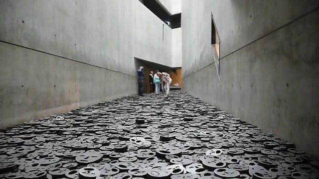Shalechet (Fallen Leaves) in a section of the "Void." in the Jewish Museum in Berlin смотреть онлайн