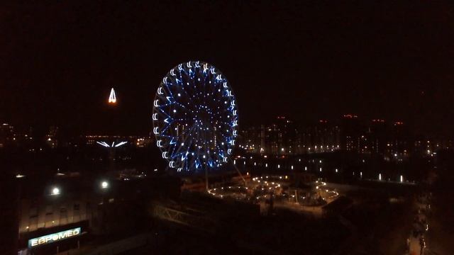 Колесо обозрения в Омске в парке 