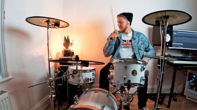 Avril Lavigne - Sk8er Boi - Drum Cover
