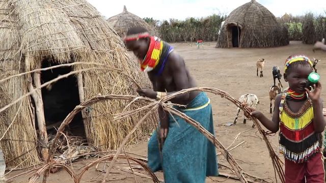 Ethiopia. Nyangatom Tribe In The Omo River Valley. Эфиопия. Племя Ньянгатом.