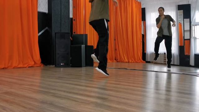 HOUSE DANCE TUTORIAL “Three step | Loose legs” смотреть онлайн