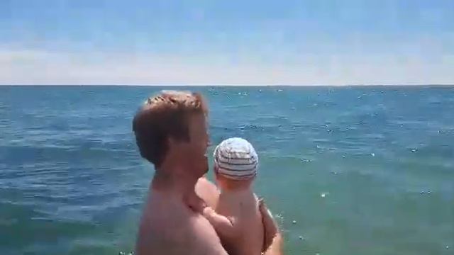 Маркуша в Болгарии, июнь 2018: купается в Черном море смотреть онлайн