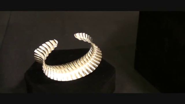 SoMa Collection - Statement Cuffs Video смотреть онлайн