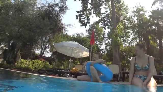 Прогулка по берегу. Магазин. Оливковое дерево. Качели. Отдых в Турции 6 смотреть онлайн