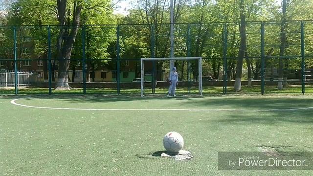 Бьём по воротам. Лонгшоты и хорошие удары в этом выпуске!! смотреть онлайн