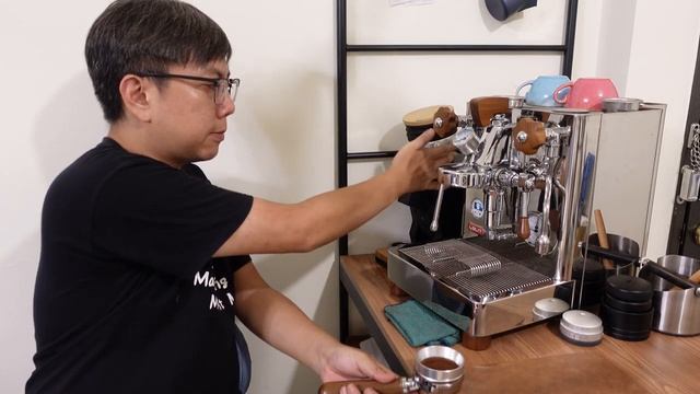 瓦蕾席娜 - 北義大利老品牌 | 換過咖啡機後再來試一次 смотреть онлайн