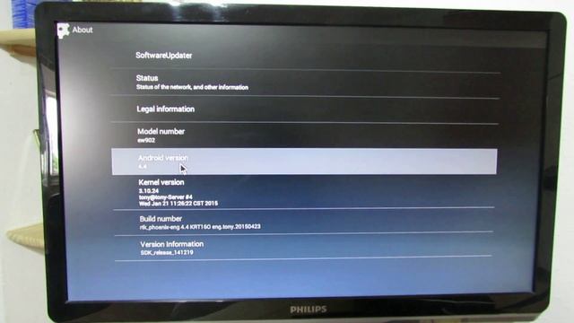 Latest Android KitKat 4.4.2 stock firmware installed on Eweat EW902 TV Box смотреть онлайн
