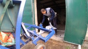 Посадка картофеля минитрактором под окучники