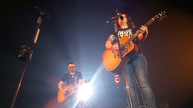 Eric Church and Ashley McBryde - Bible and a .44 (4/13/2017) Rosemont, IL смотреть онлайн