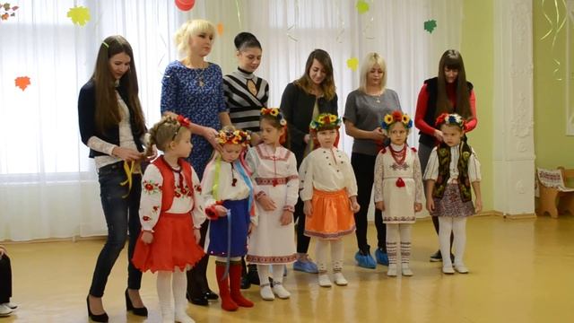 Красивая игра с мамами на празднике Осени в детском саду смотреть онлайн