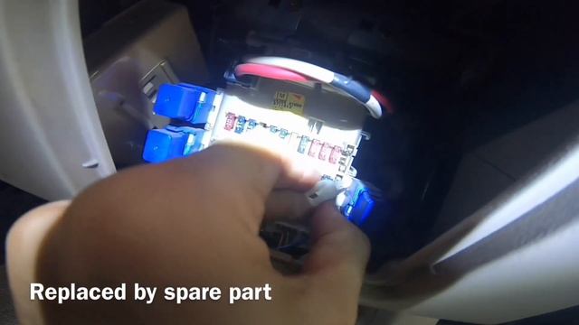 How To Fix Cigarette Lighter For Nissan Cefiro A33 (Maxima) | ซ่อมช่องจุดบุหรี่ นิสสัน เซฟิโร่