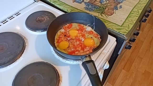 Рецепт! Мужику пожрать. Яичница "Три Лука". смотреть онлайн