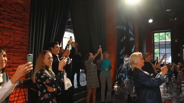 Встречаем Ключевой цвет Dulux 2023 года смотреть онлайн