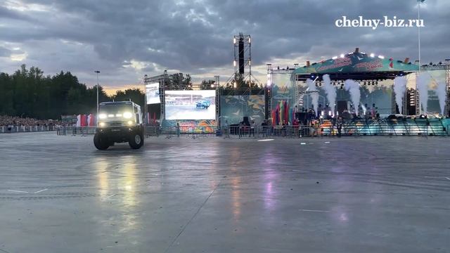 День молодежи в Челнах. Шоу на Майдане