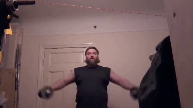 Махи гантелями стоя 4серия 2подход 4,2кг 51р,Pleci 4sērija 2piegājiens 4,2kg 51r смотреть онлайн