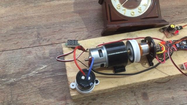Сделал модель "вечного двигателя". Она работает! смотреть онлайн