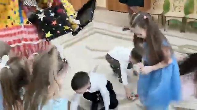 04.03.2021.Карлсон на празднике 8 марта в гостях у детей средней гр, с играми и поздравлениями!! смотреть онлайн