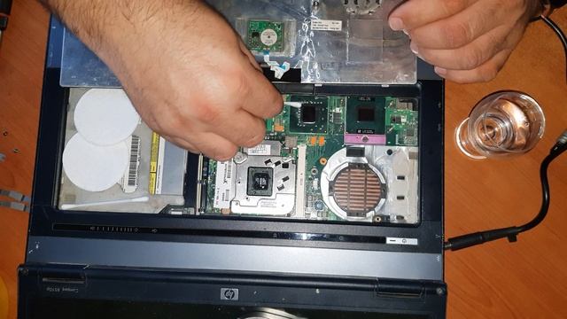 How to replace a thermal paste on a HP compaq 8000 series laptop смотреть онлайн