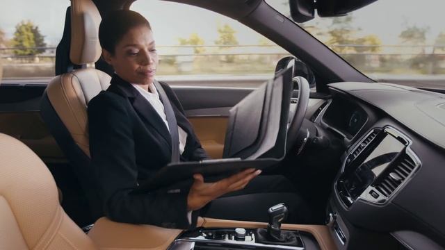 Volvo Autonomous Cars Media Interface: IntelliSafe Auto Pilot смотреть онлайн