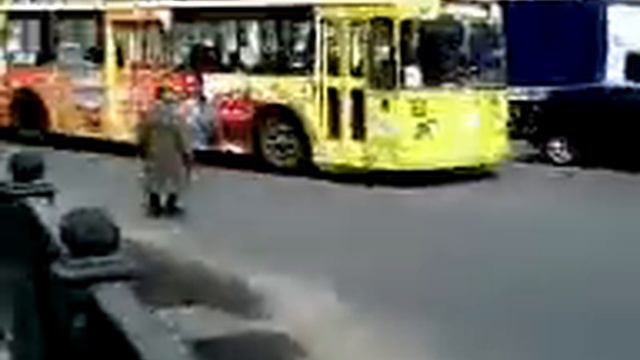 Бабка Регулировщица. Воронеж. ДПС! Всем Бояться! смотреть онлайн