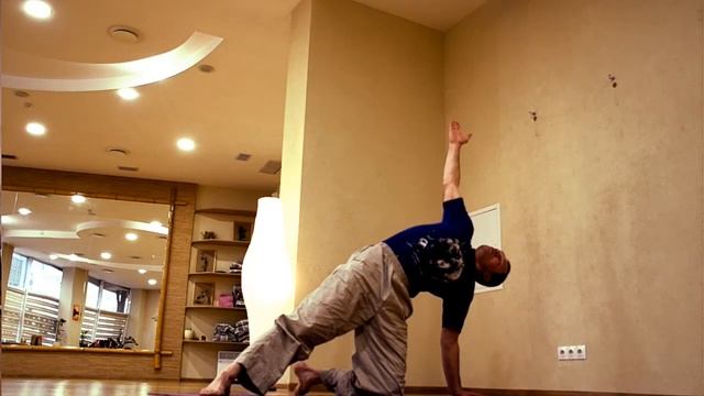 Сурья-намаскар на 33 знака Зодиака смотреть онлайн