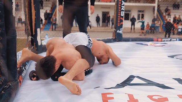 УЗБЕКИСТАН -КЫРГЫЗСТАН // РАСУЛЖАН УУЛУ БАЯМАН (KG) VS УРИНБОЕВ ФАЗЛИДИН (UZ) смотреть онлайн
