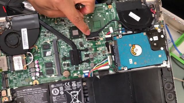 Visualiza La BIOS De Tu Laptop Con Display Roto En Un Monitor Externo