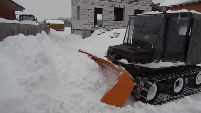 Вездеход Сибиряк. Уборка снега. смотреть онлайн